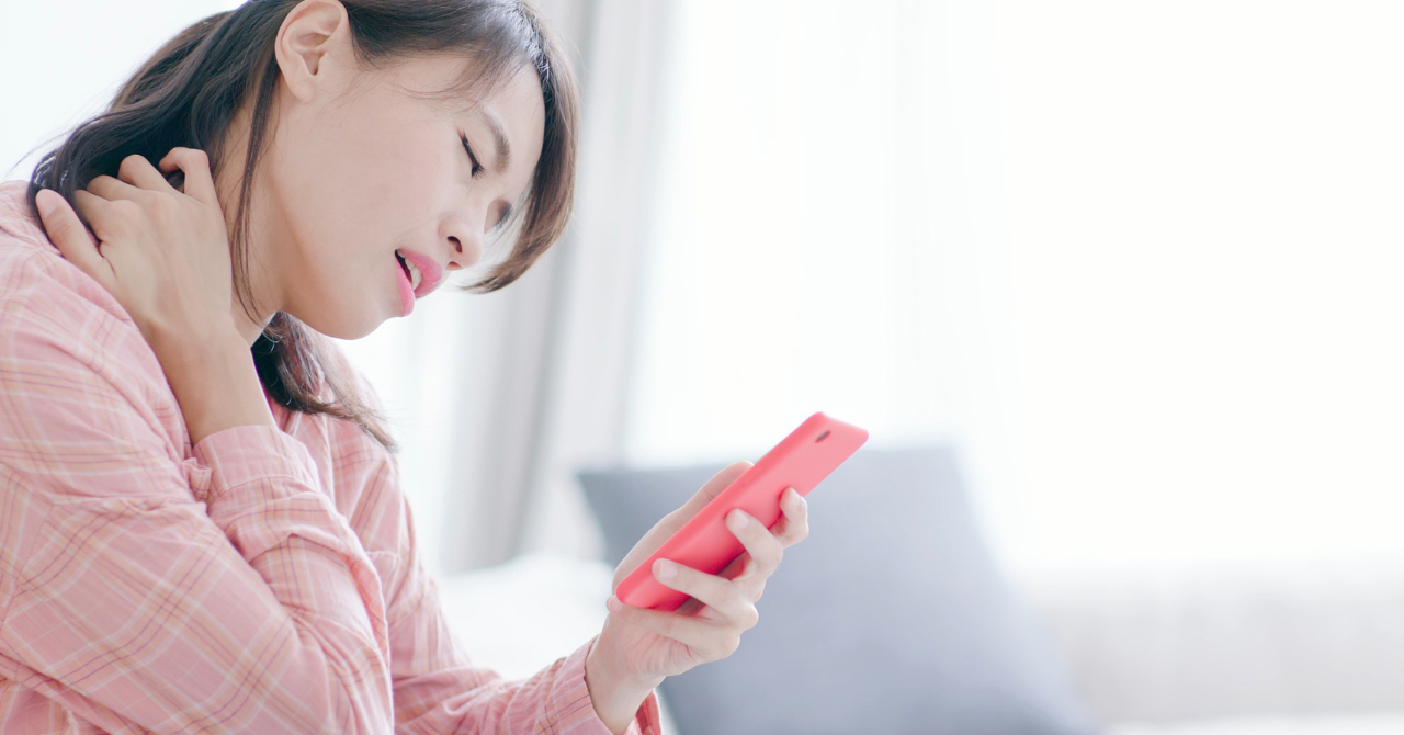 ストレートネックの女性